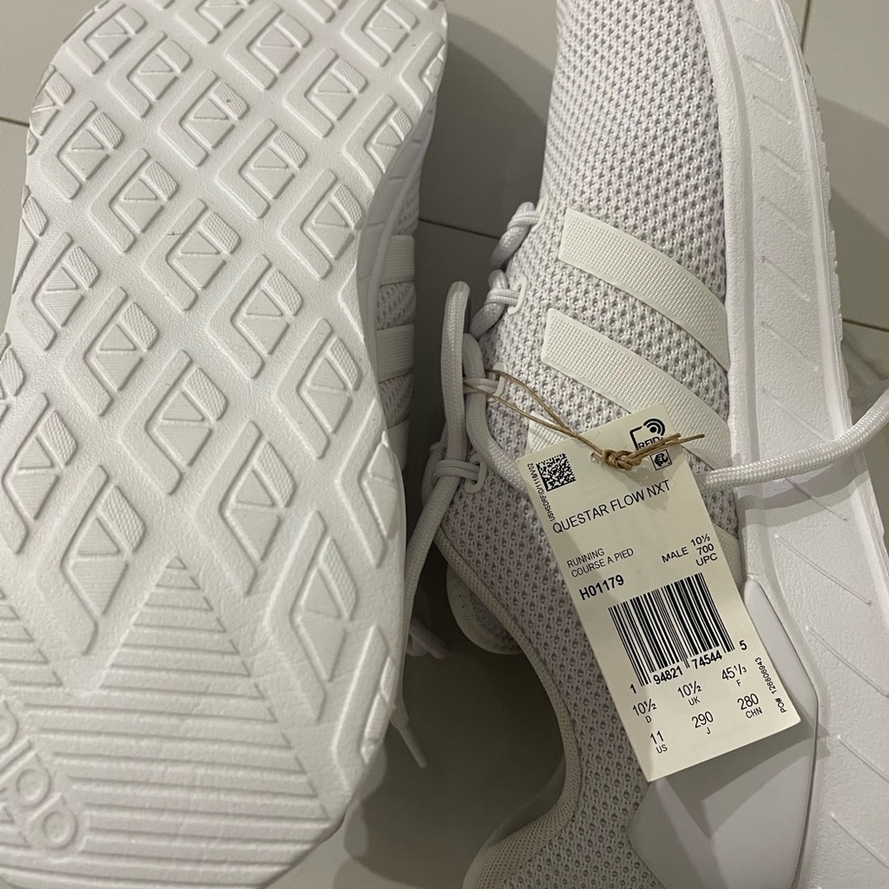New Addias white men shoes size 11